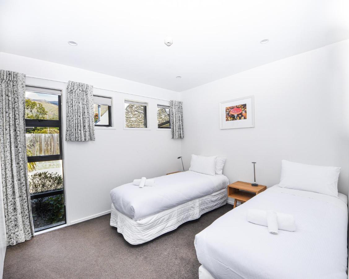 Tenby Apartments Wanaka Exterior photo