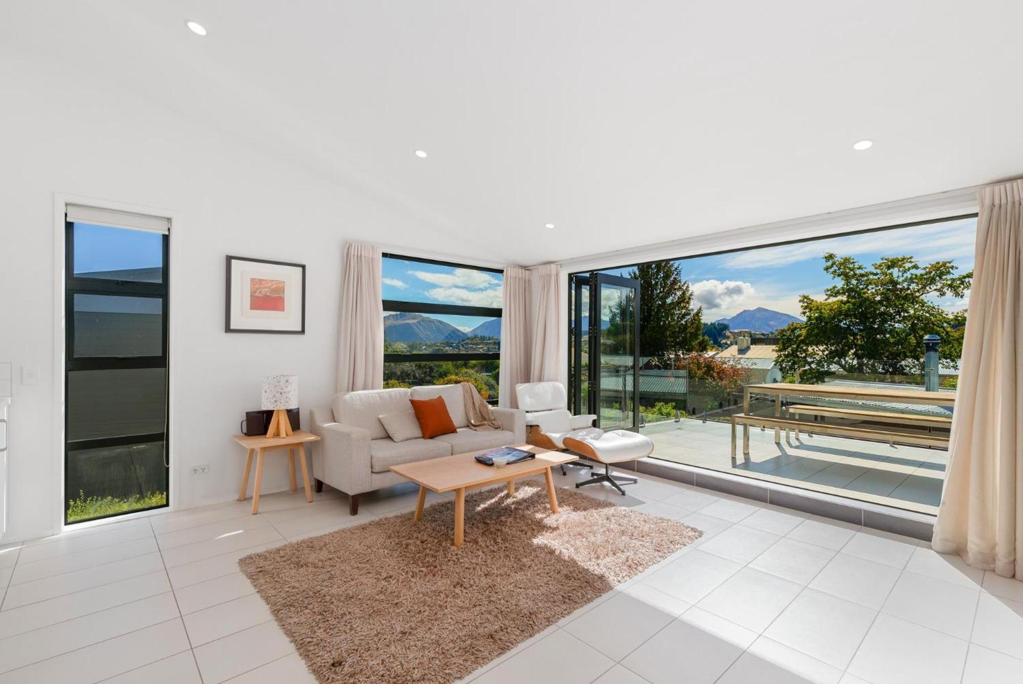 Tenby Apartments Wanaka Exterior photo