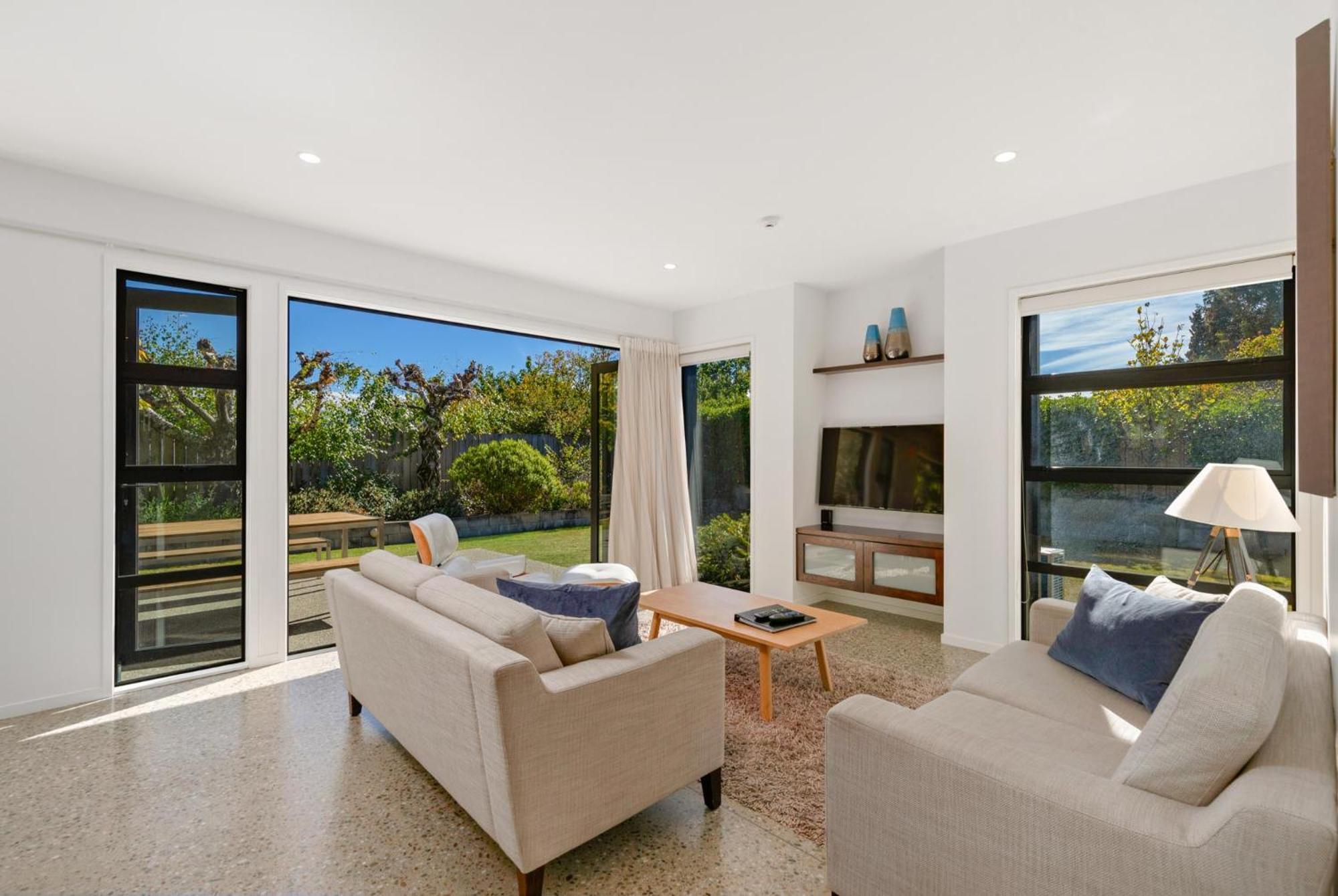 Tenby Apartments Wanaka Exterior photo