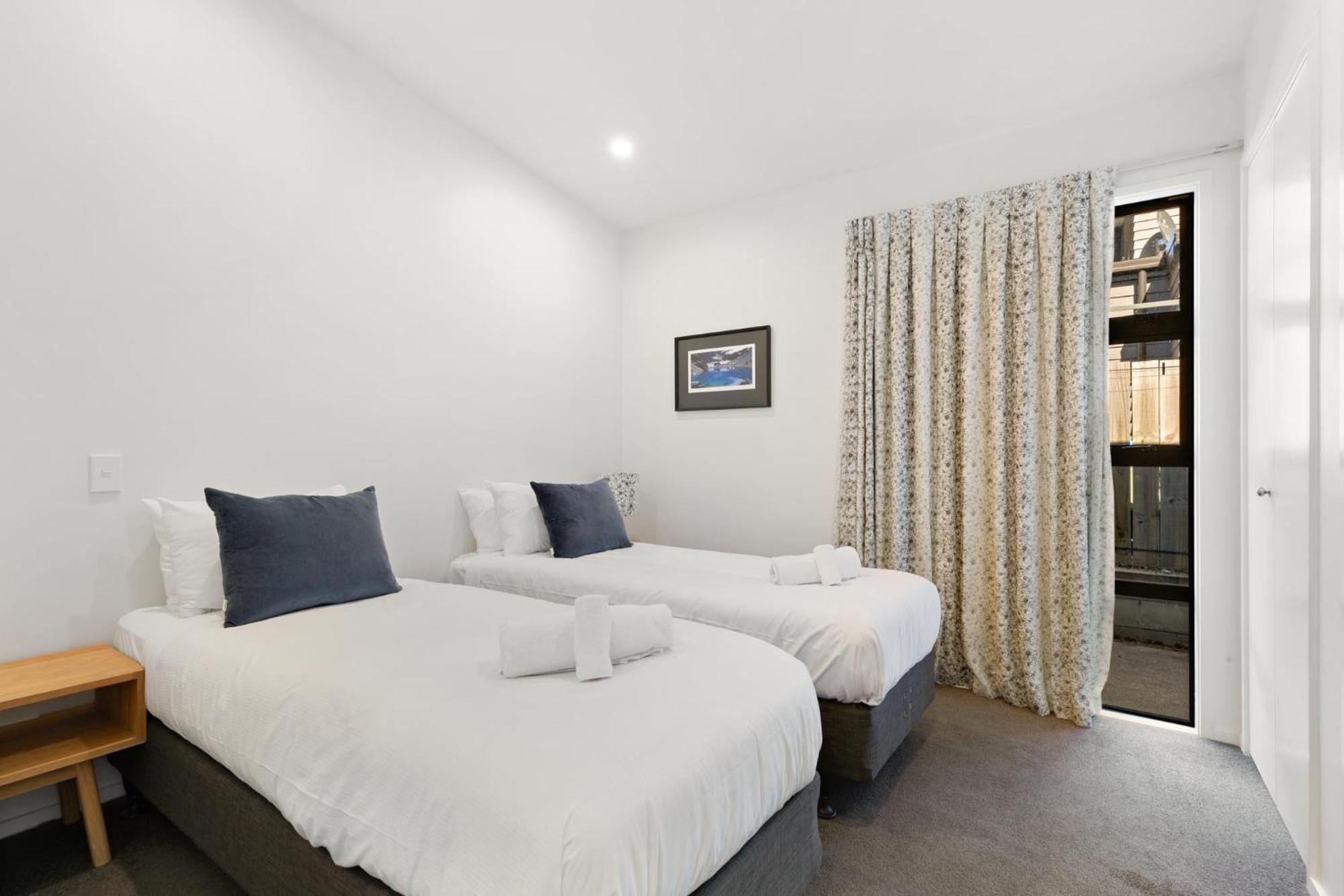 Tenby Apartments Wanaka Exterior photo